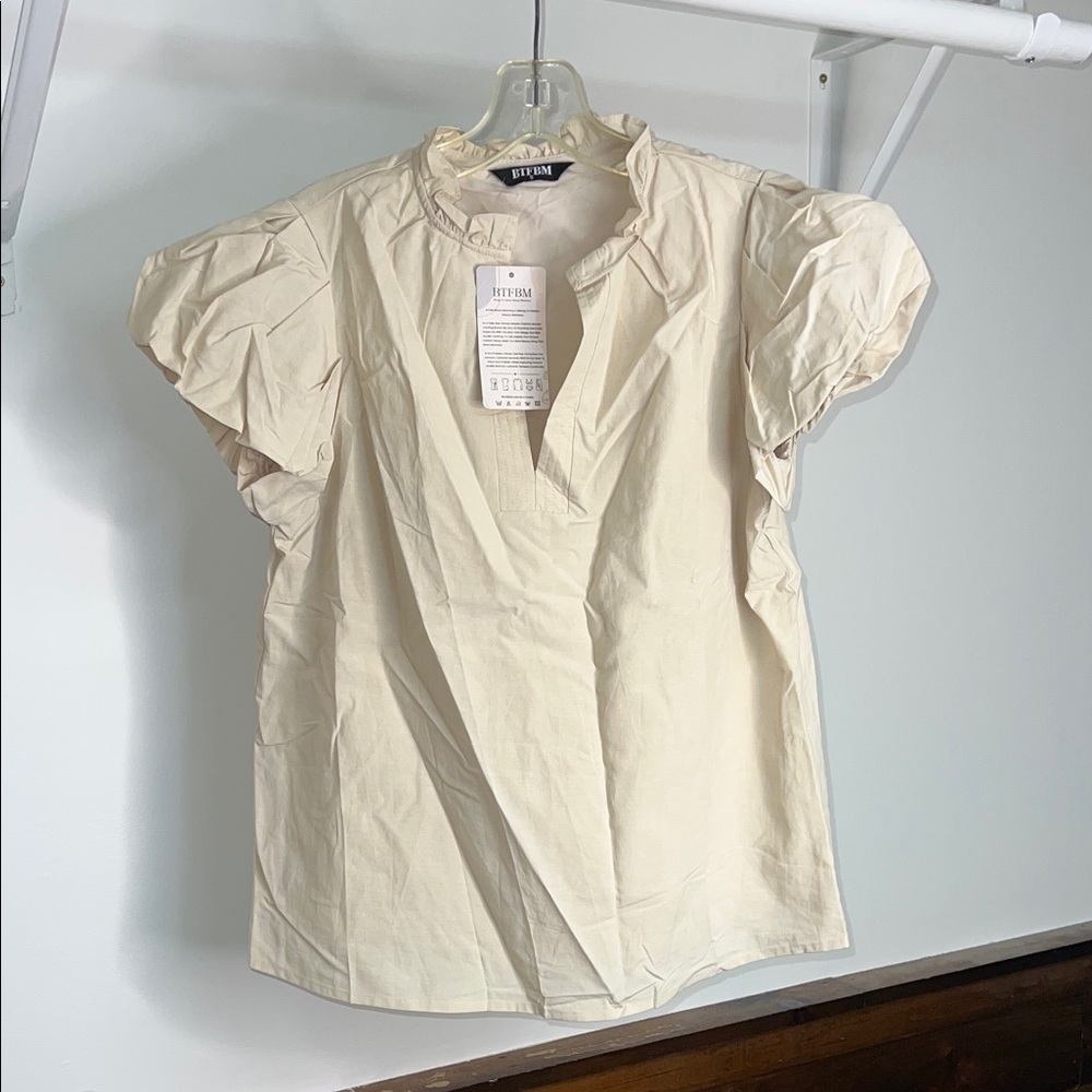 NWT Amazon Cream Women's Ruffle Puff Sleeve Top- S‎